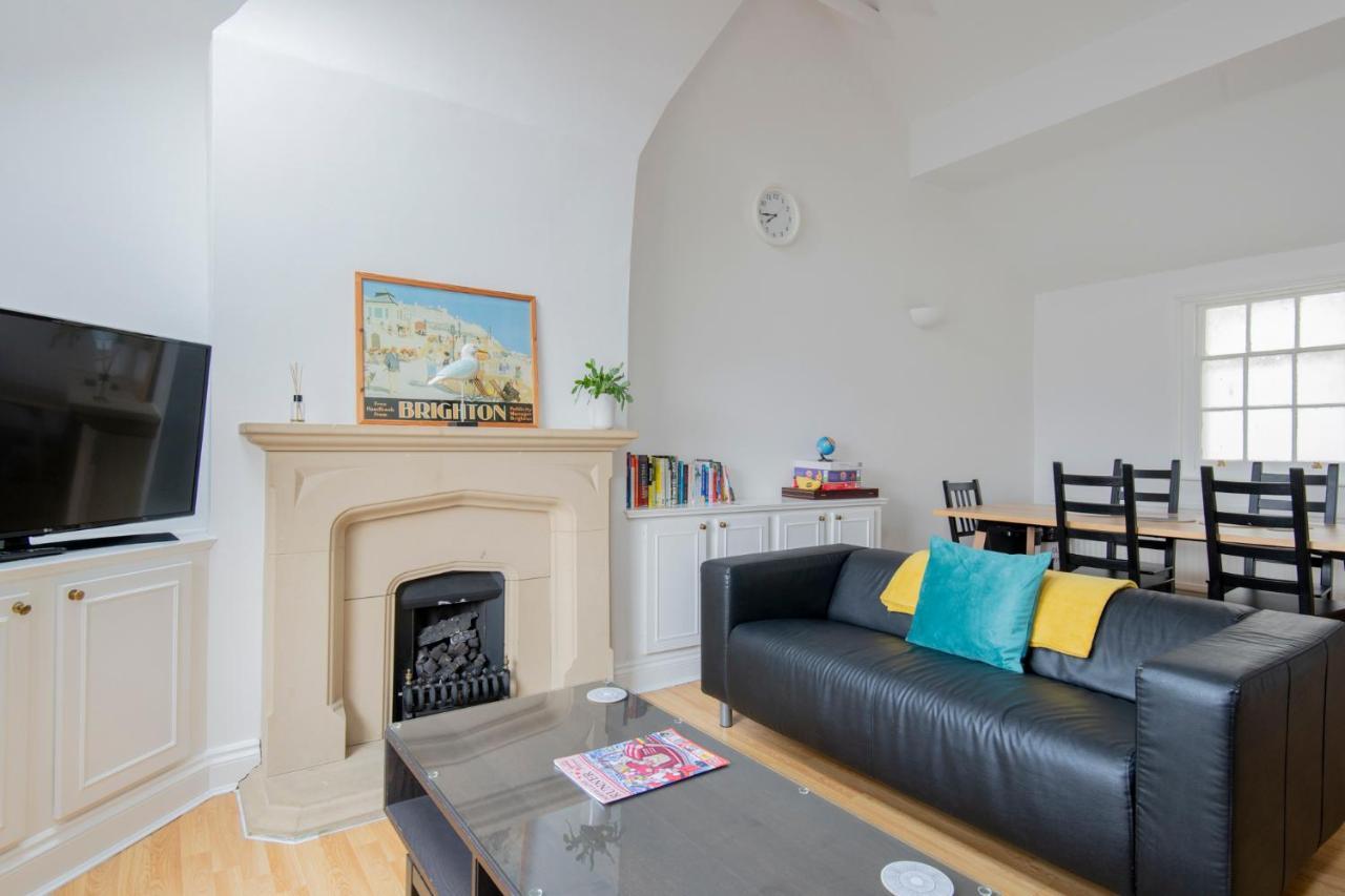 Fantastic 3 Bed Brighton House- Sleeps 6- Superfast Wifi And Garage Apartment Exterior foto